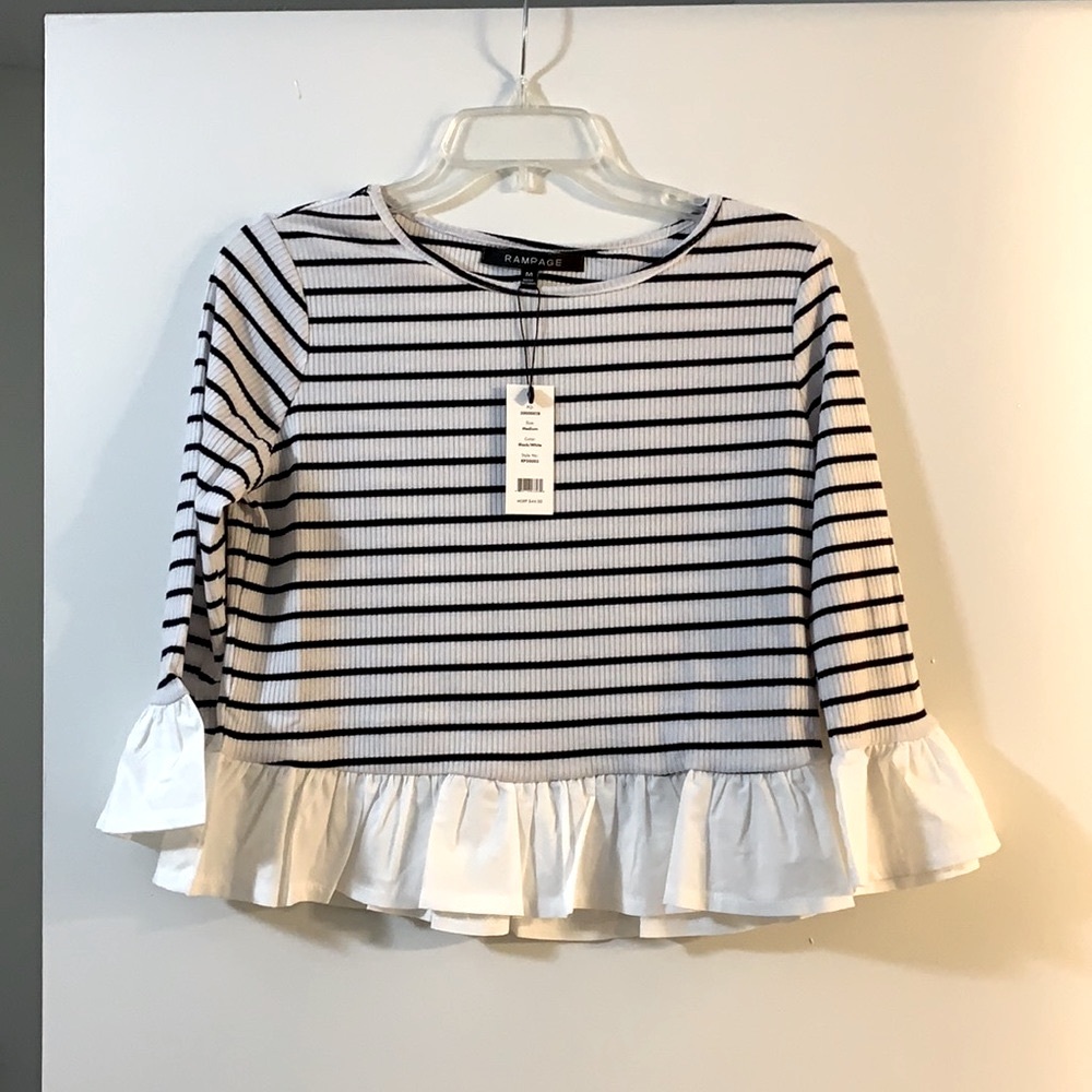NWT Juniors RAMPAGE Black/White Ruffle Crop Shirt (Medium)